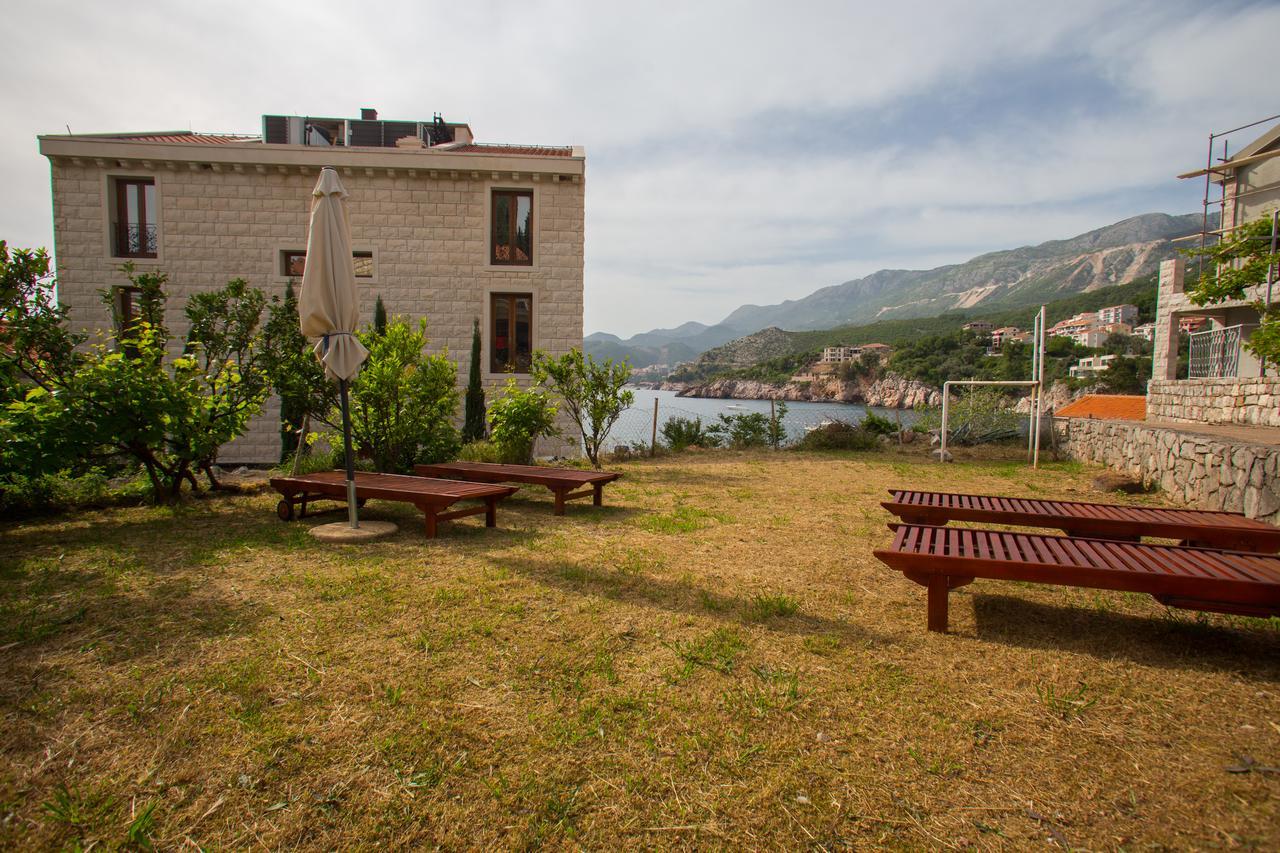 Apartments Varja Sveti Stefan Exteriör bild